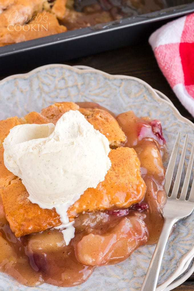 apple cranberry crisp with vanilla ice cream