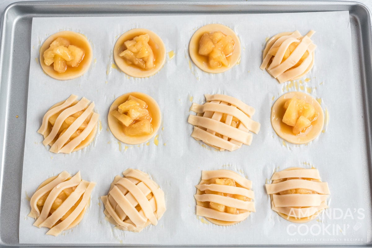 strips of dough across cookies