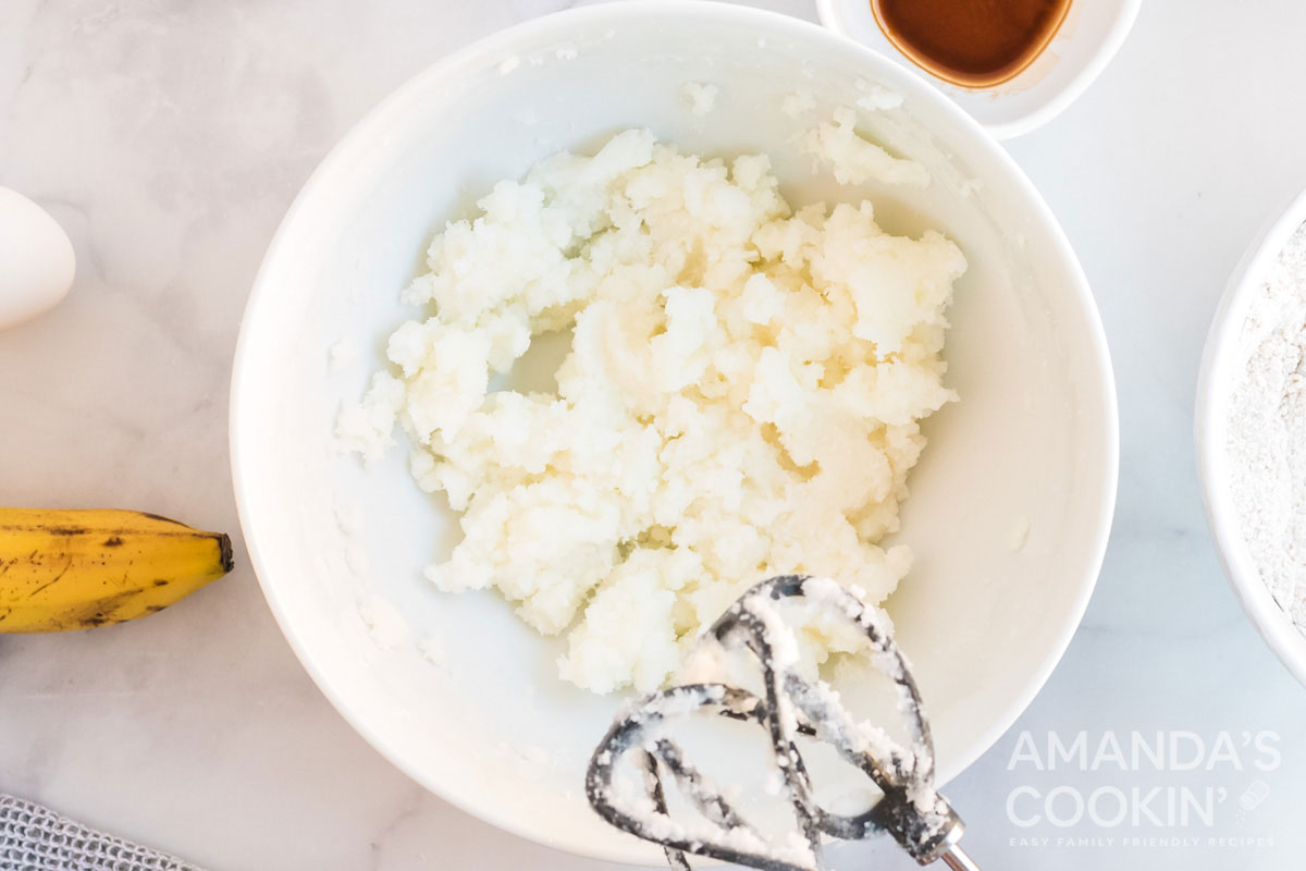 shortening and sugar mixture