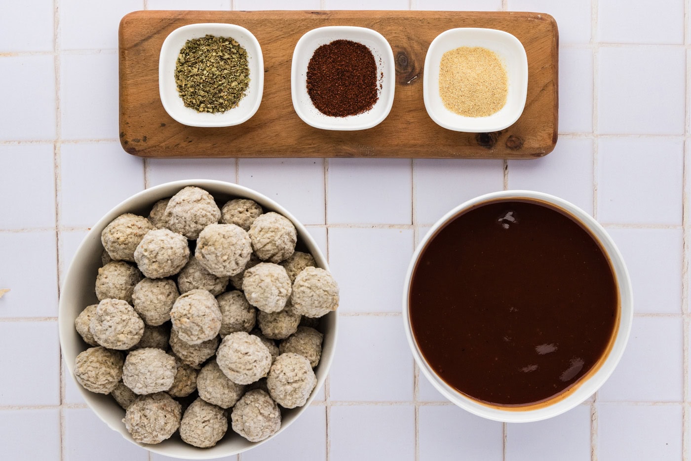 Flavorful spice mix for homemade meatballs feet-ready. Perfect for savory recipes or appetizers.
