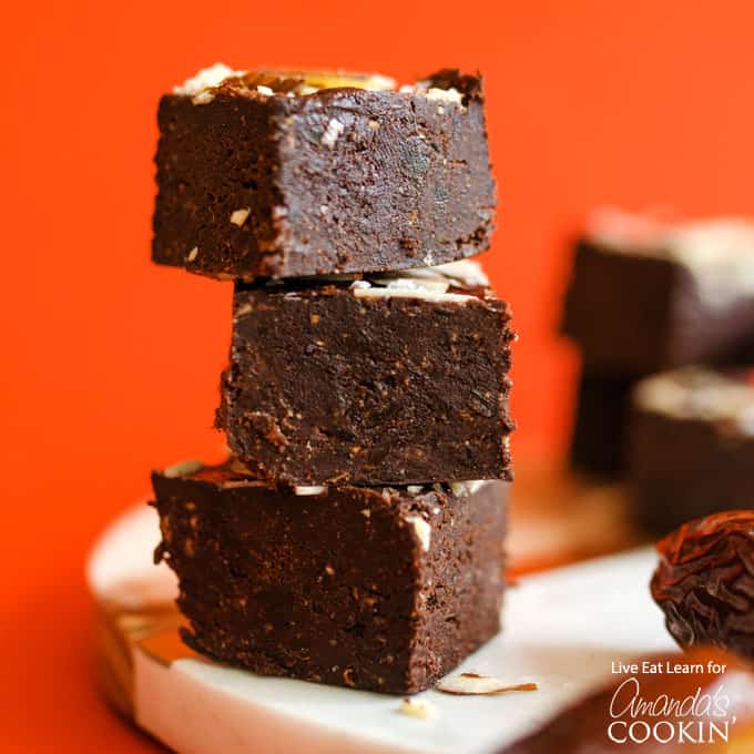 3 pieces of chocolate fudge