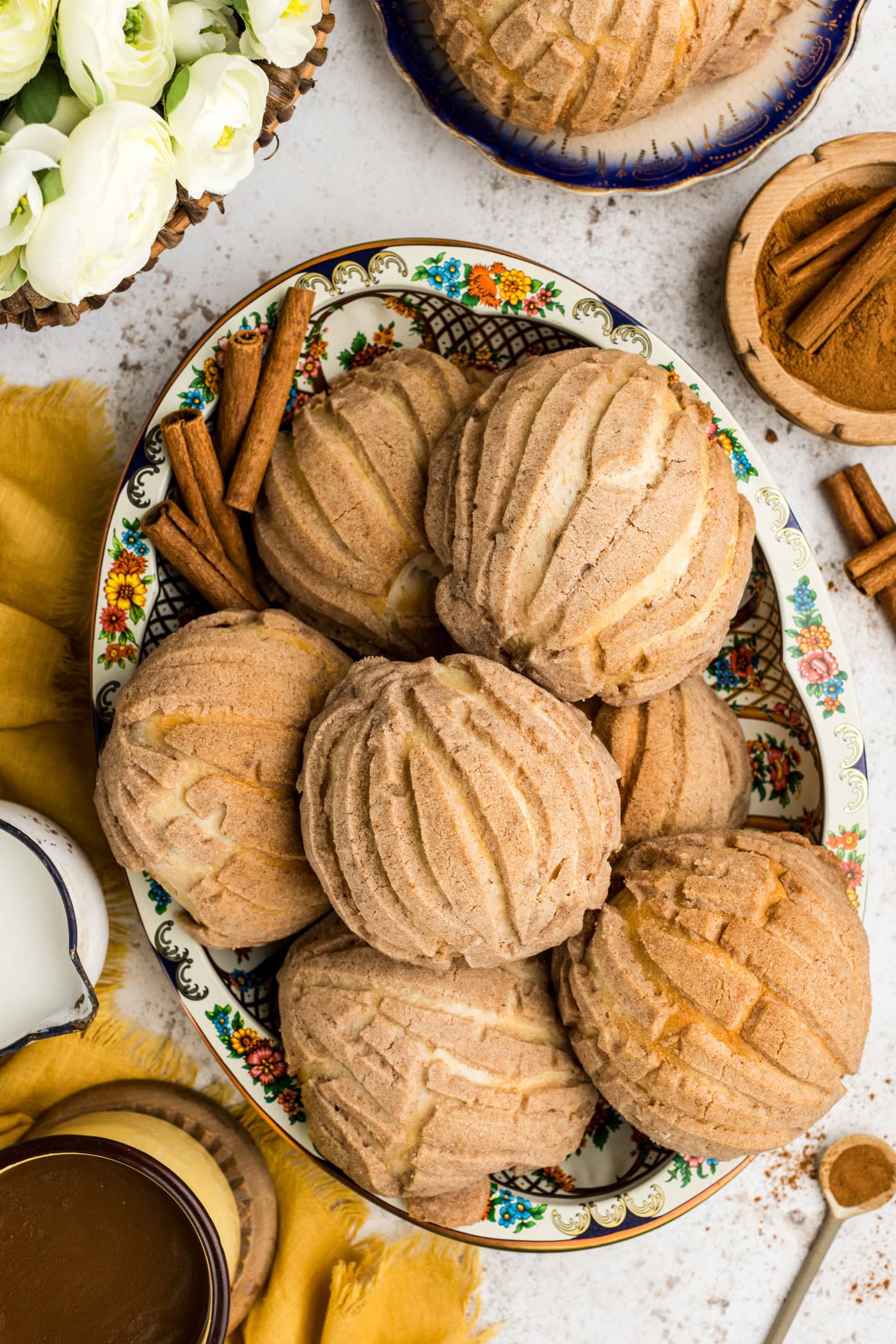 Conchas piled on a platter