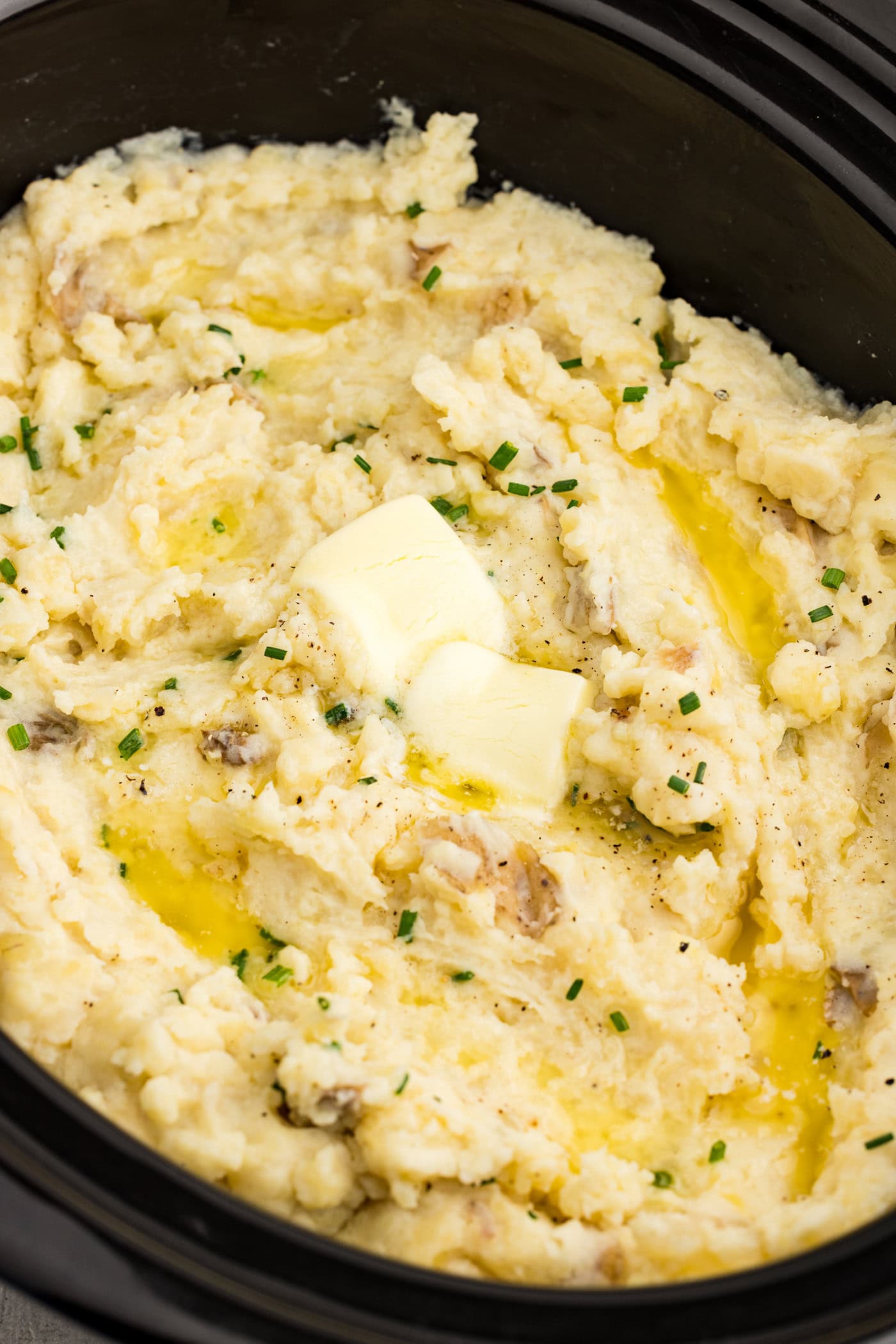 mashed potatoes and gravy on plate
