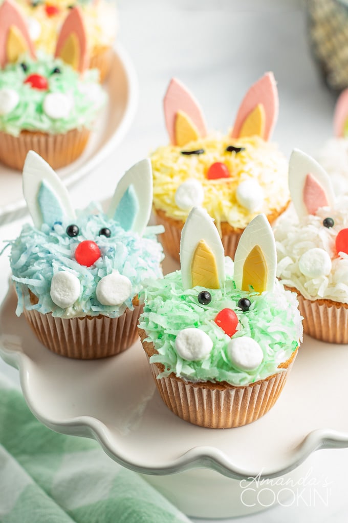 plate of bunny rabbit cucpakes