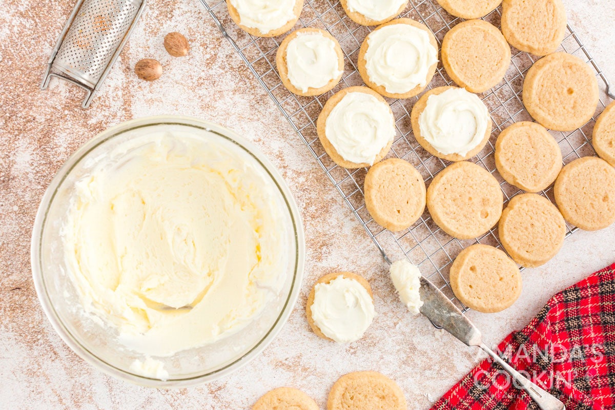 frosting eggnog cookies