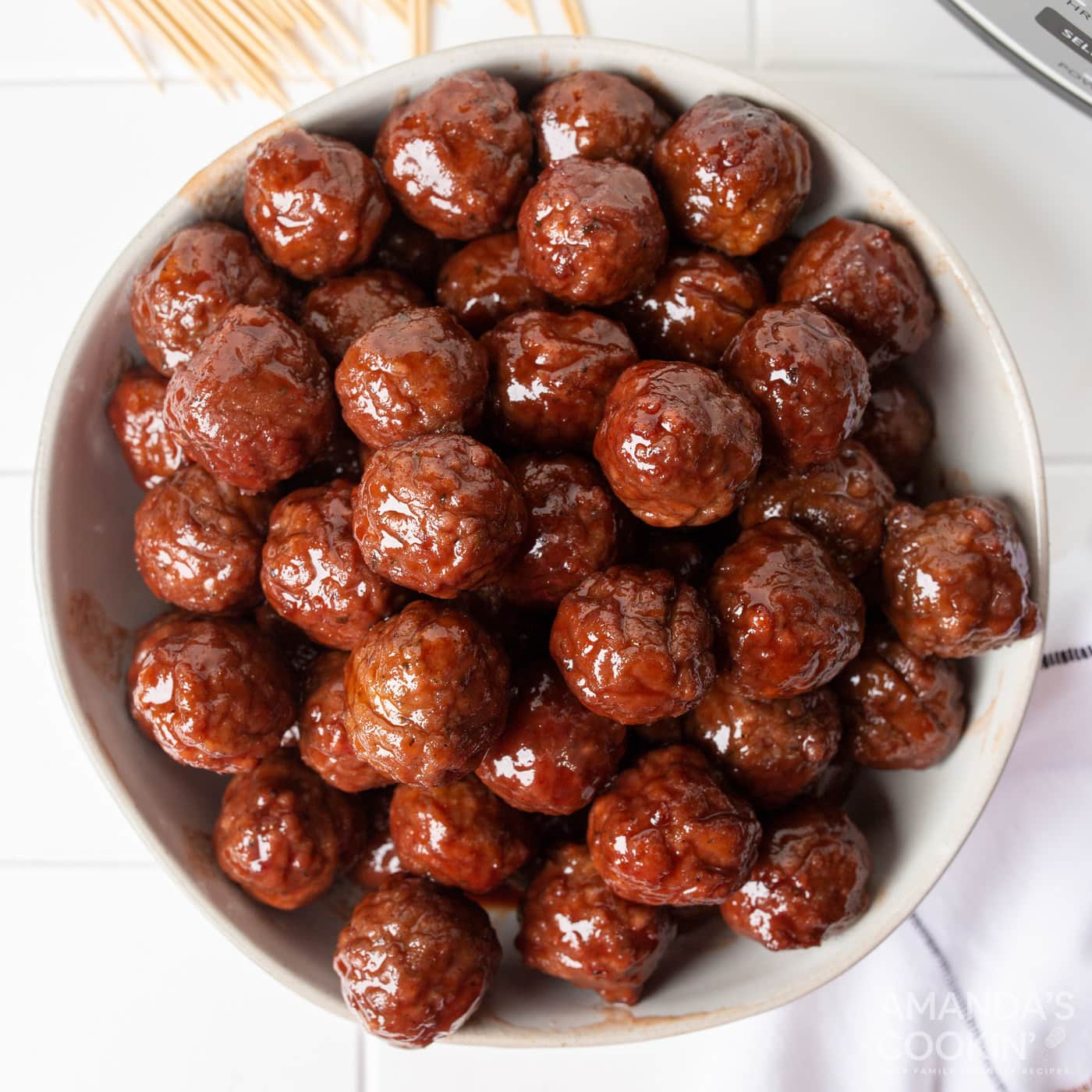bowl of grape jelly meatballs