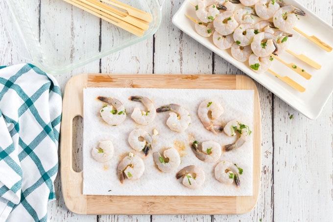 shrimp on paper towels
