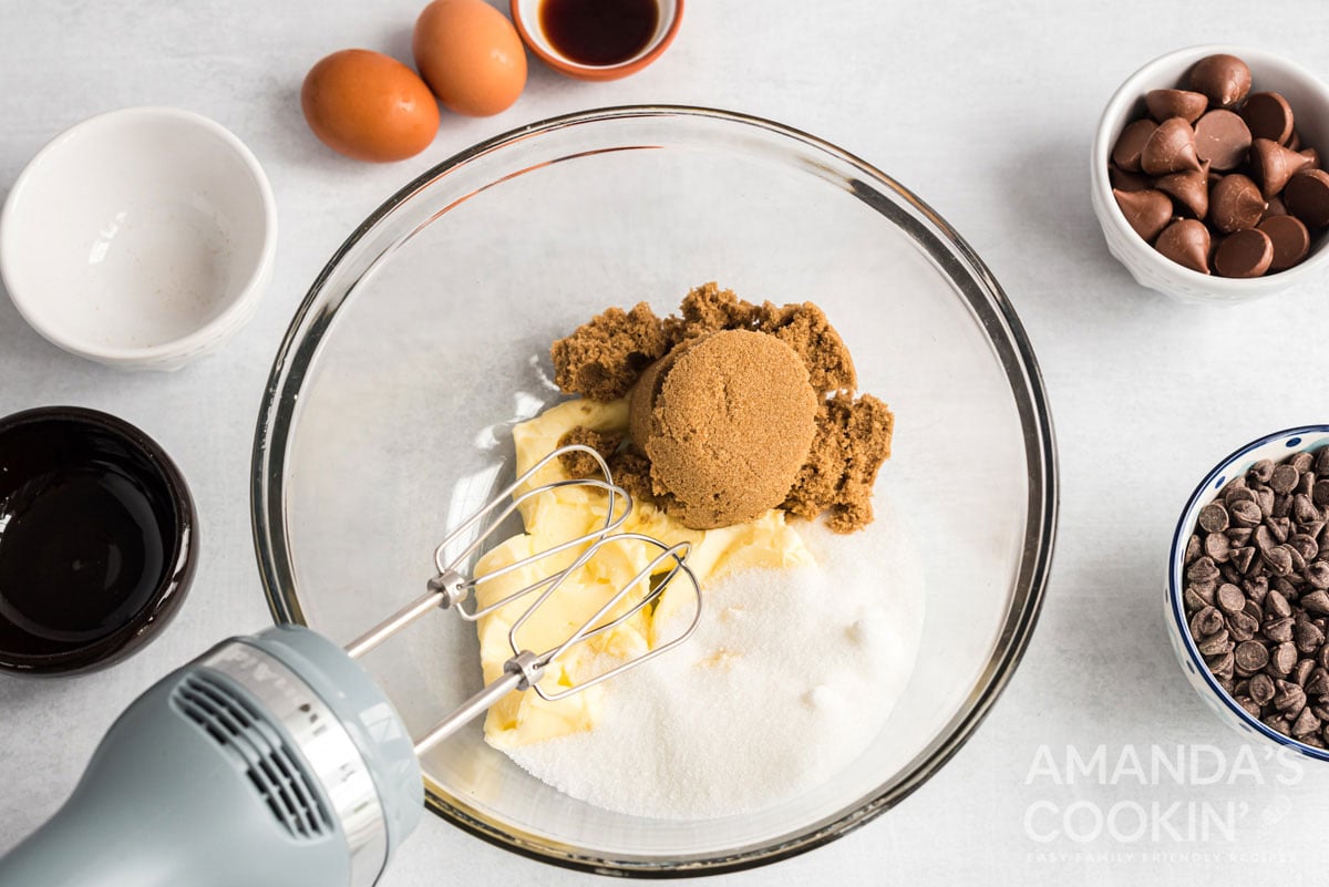 butter and sugar in bowl