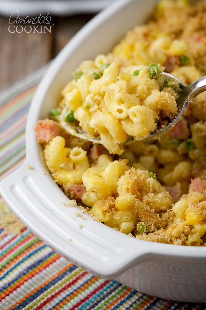 serving mac and cheese casserole
