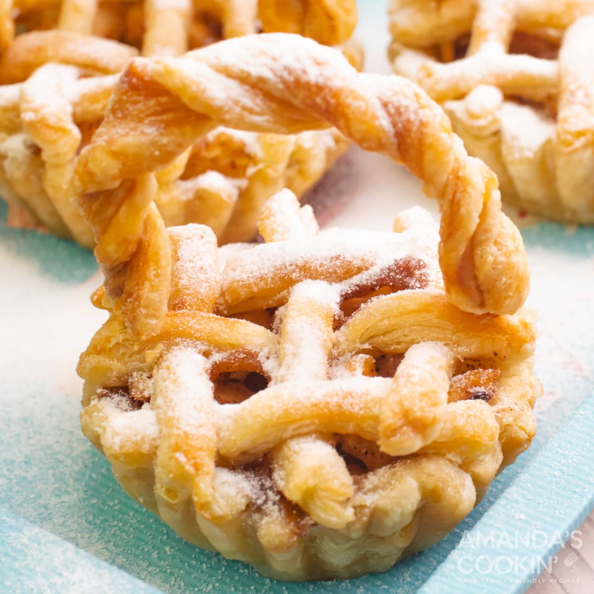 mini apple pie close up
