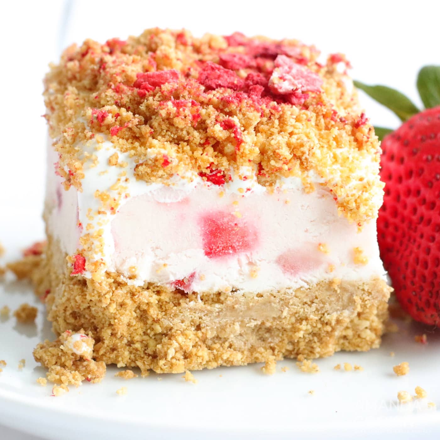 No Bake Strawberry Cheesecake Bar