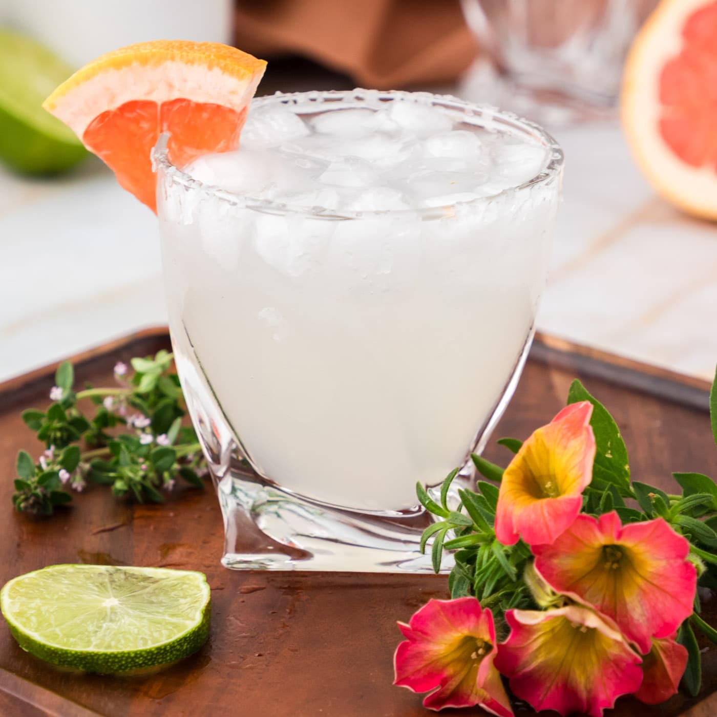 Paloma served on a wooden tray