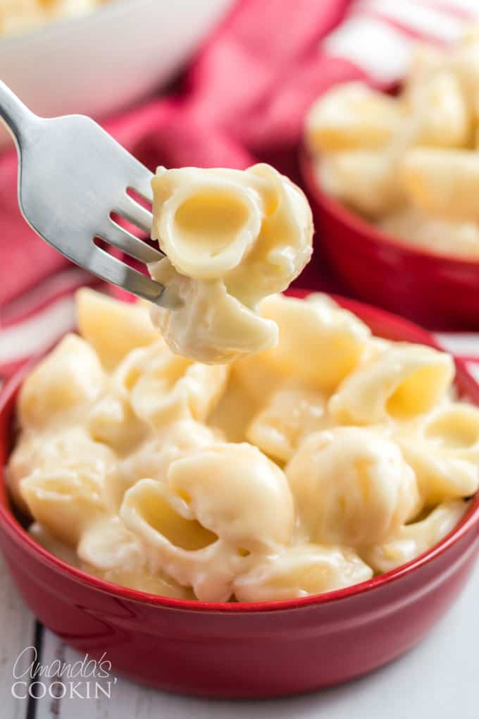 fork full of homemade panera mac and cheese