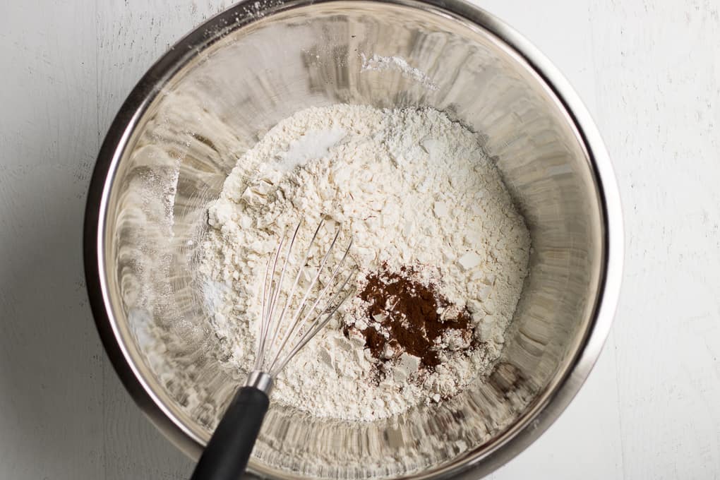 In a large mixing bowl, add the flour, cornstarch, baking soda, Kosher salt, espresso powder and whisk together. Set aside.