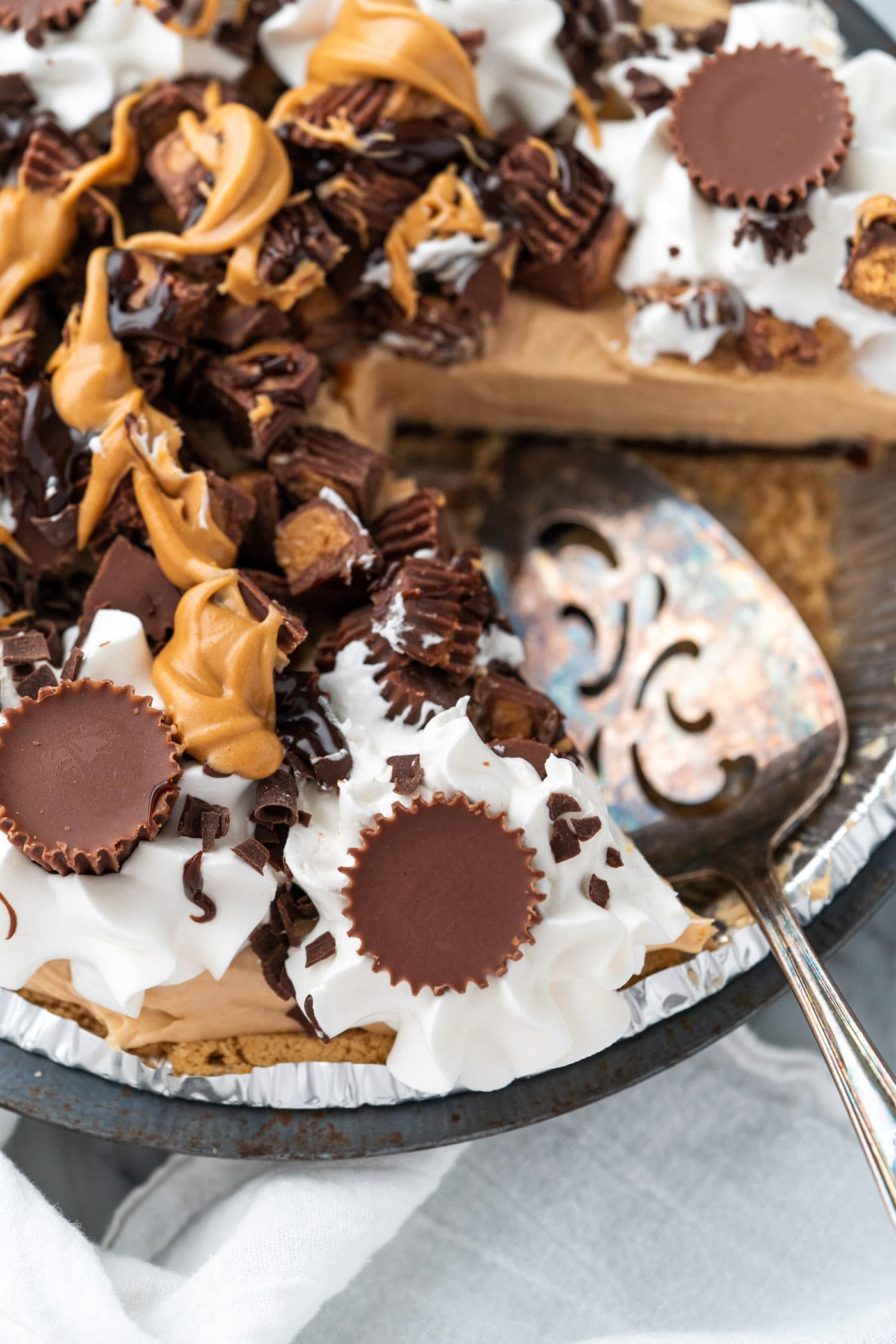 spatula in a Reeses Pie