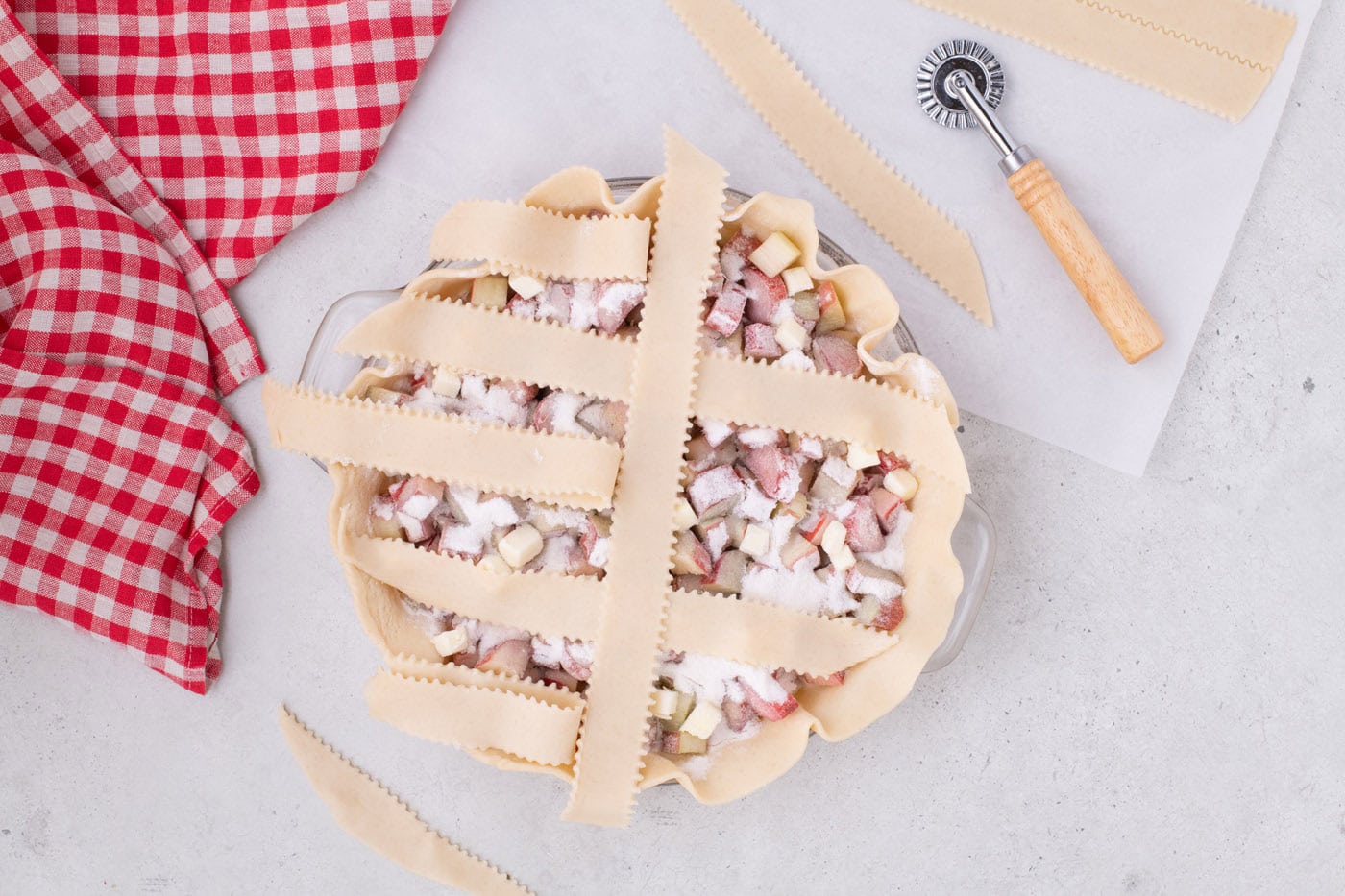 folding sliced pie crust to make a lattice top
