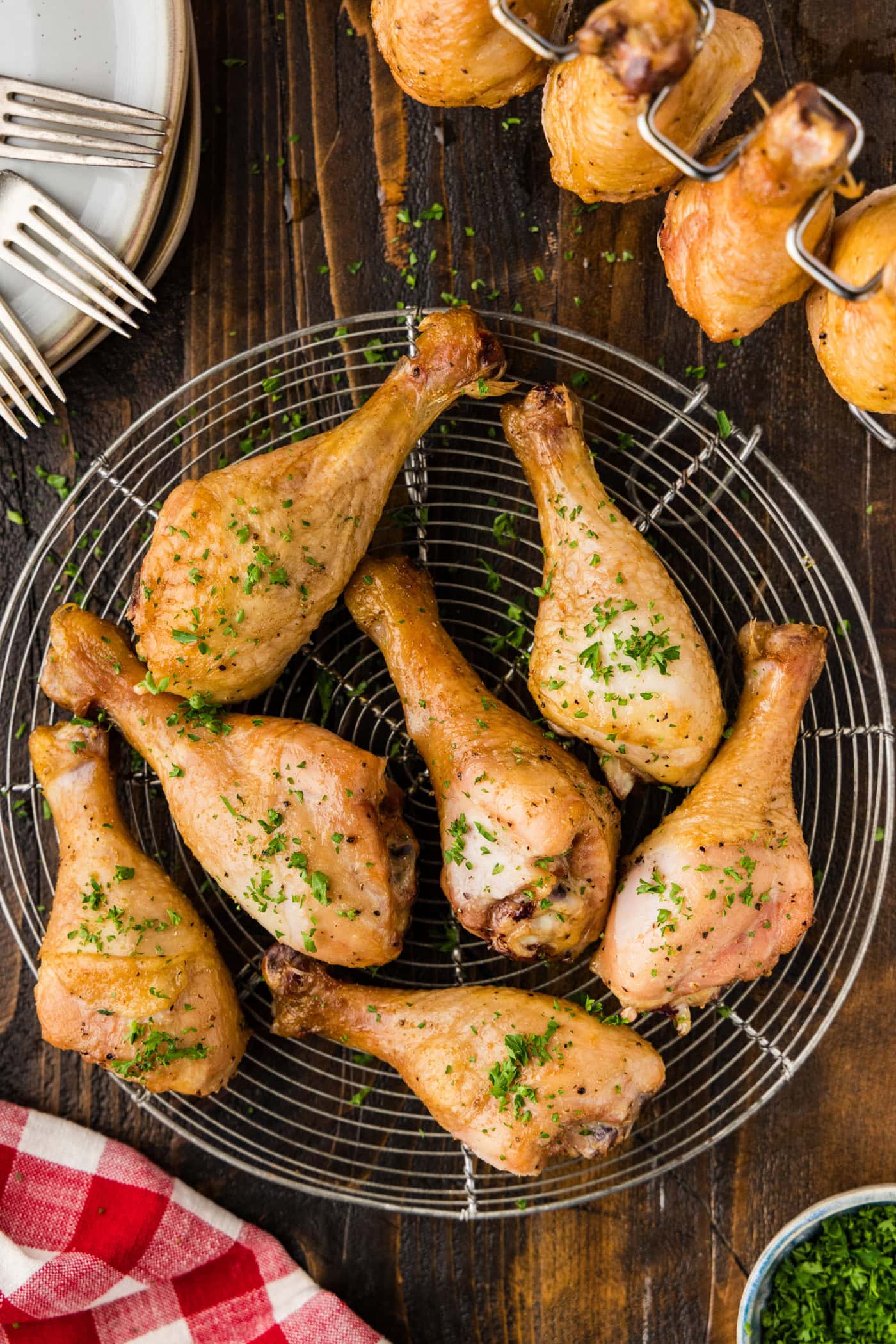 smoked chicken drumsticks on a wire rack