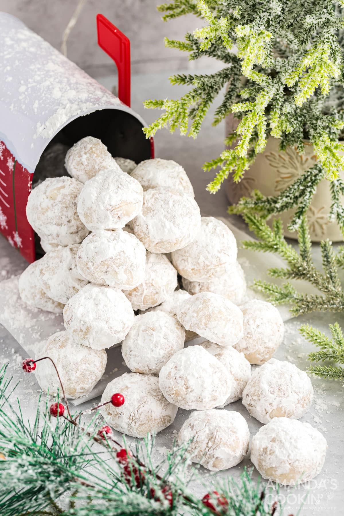 pile of snowball cookies