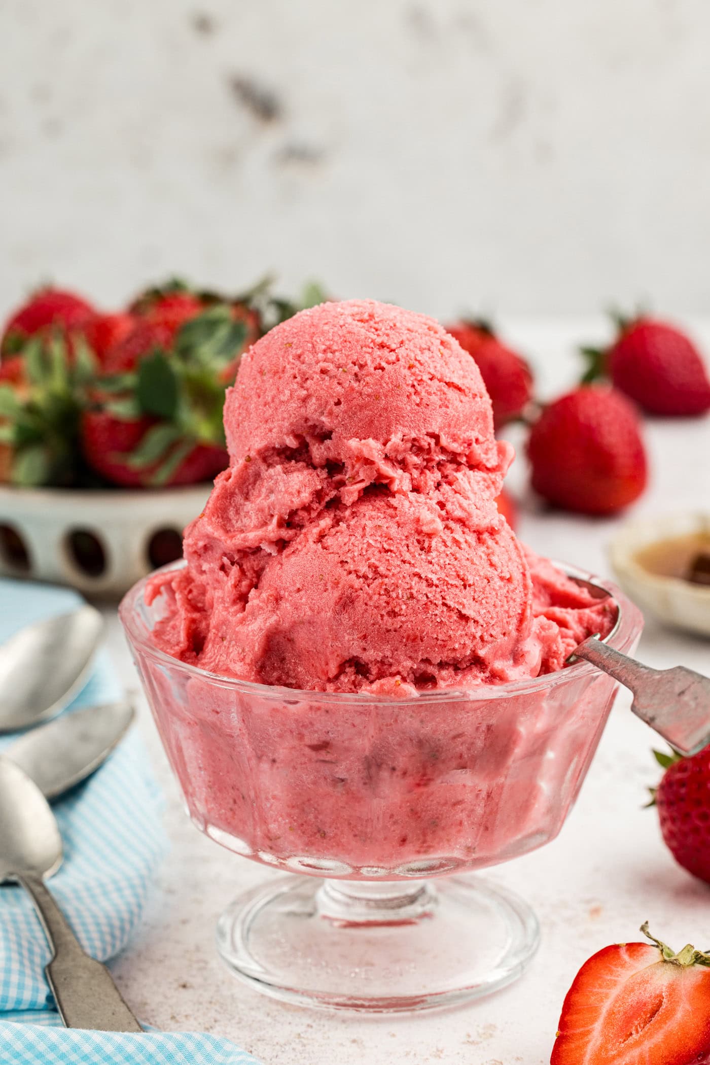 dish of Strawberry Frozen Yogurt