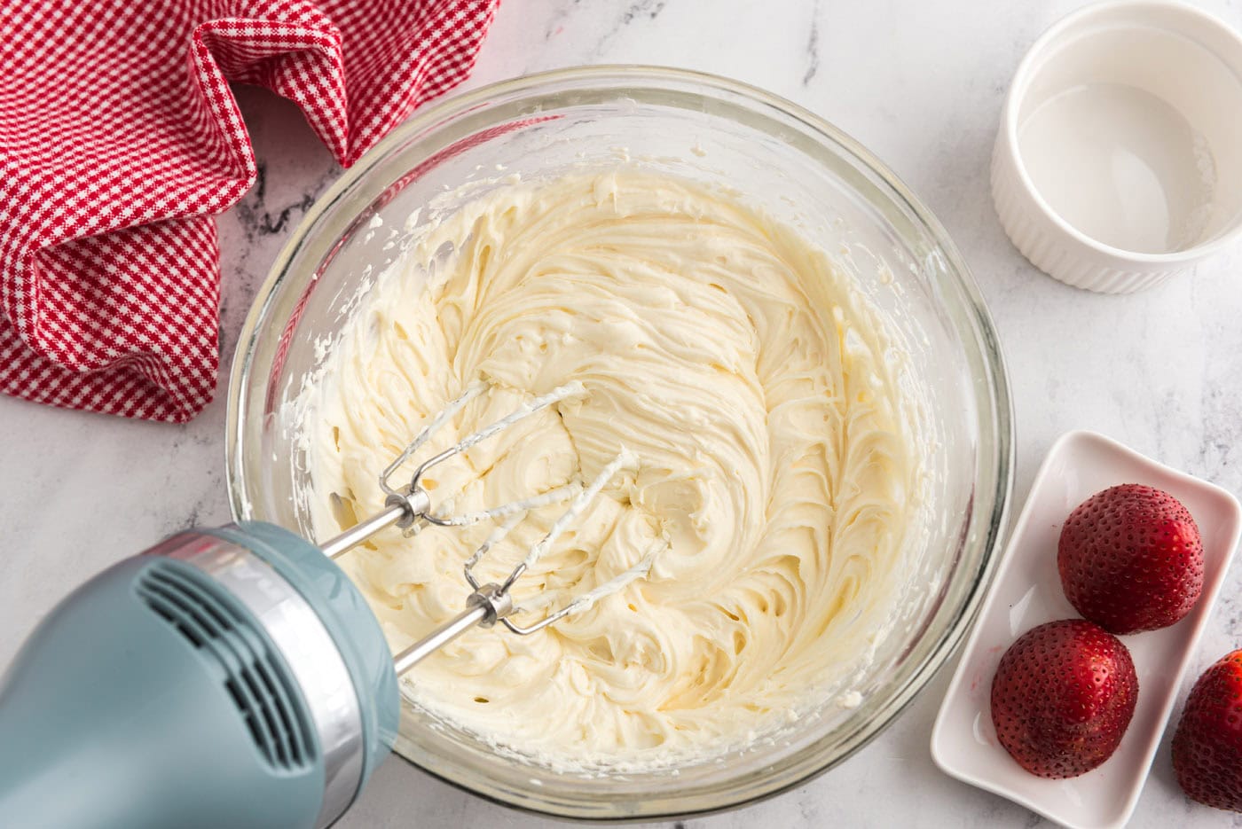 whipped cream cheese and sugar mixture