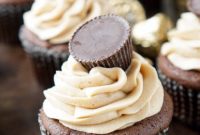 Biscoff Swirl Chocolate Cupcakes