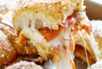 Pull-Apart Pizza Buns