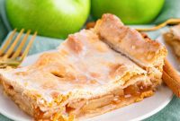 Crowd-Pleasing Apple Sheet Pie