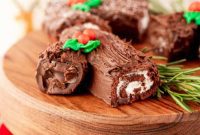 Delectable Bite-Sized Yuletide Treats