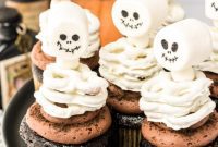Spooky Skeleton Cupcakes