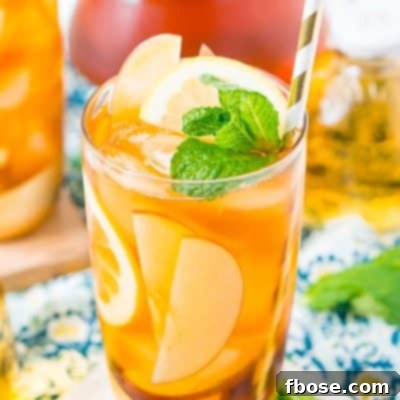 Crisp Apple Iced Tea 8 This Homemade Apple Iced Tea is made with freshly brewed black tea, sweet apple juice, fresh apple slices, and a squeeze of lemon for a refreshing summer drink that's easy to make. This flavored iced tea is naturally sweetened by the fruit juice and great for a party!