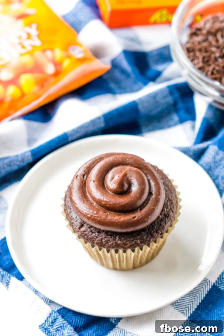 These Turkey Cupcakes are an easy-to-make treat for the kids and a fun way to celebrate the Thanksgiving season!