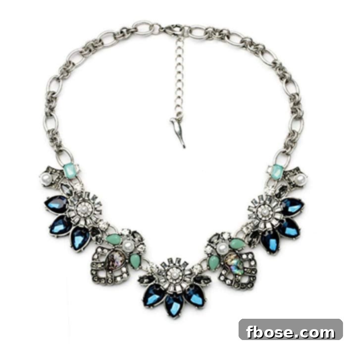 Sparkling Rhinestone Crystal Choker Statement Necklace, a modern and edgy piece for a bold look.
